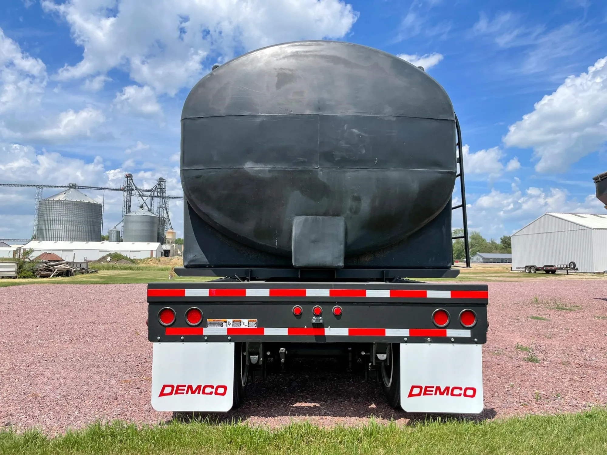 Demco Liquid Tender Trailer | Model 42' | Width 102" | Capacity 55,000 lbs | Brake Size 16.5” x 7” | For Tractors