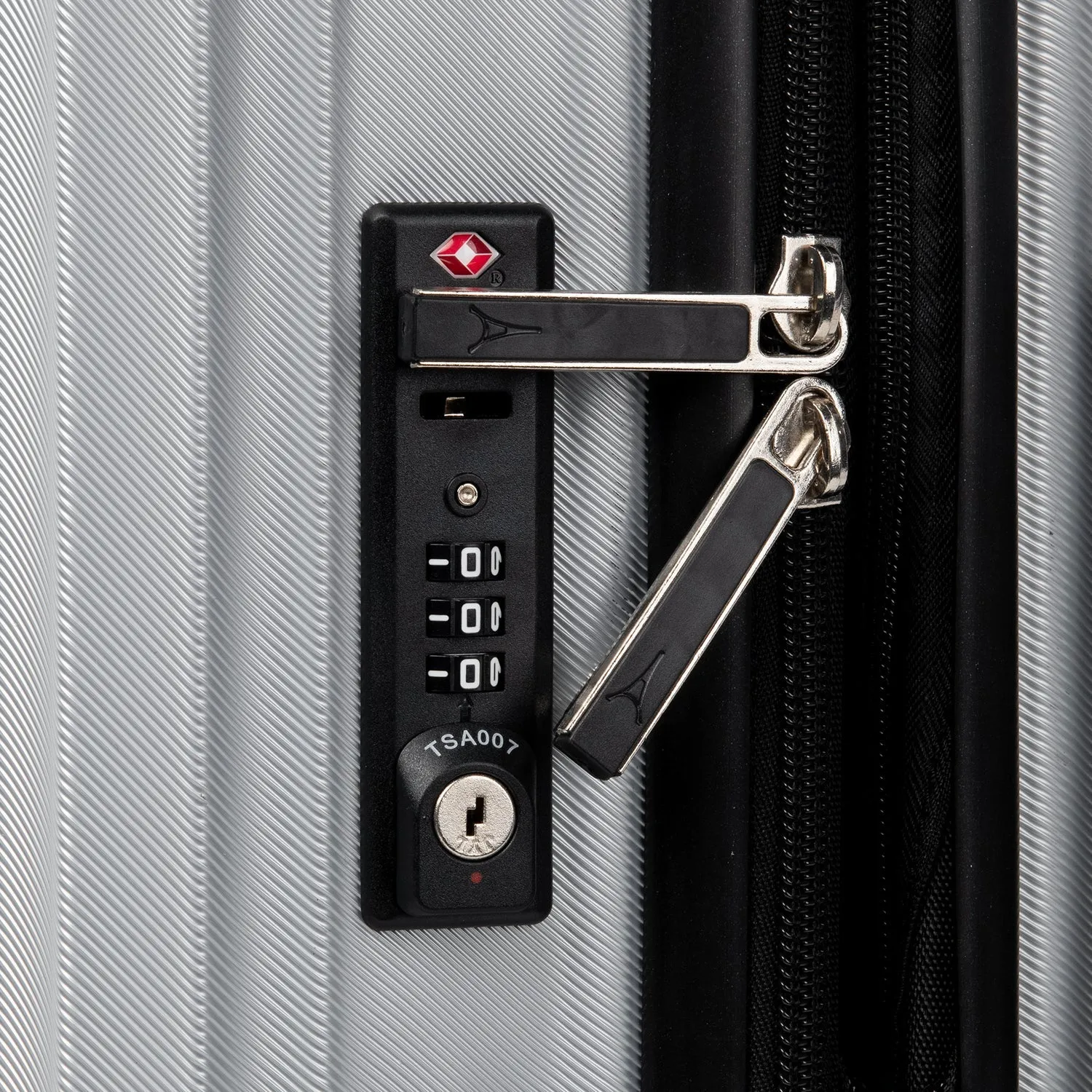 Maxlite® Air Large Check-in Expandable Hardside Spinner