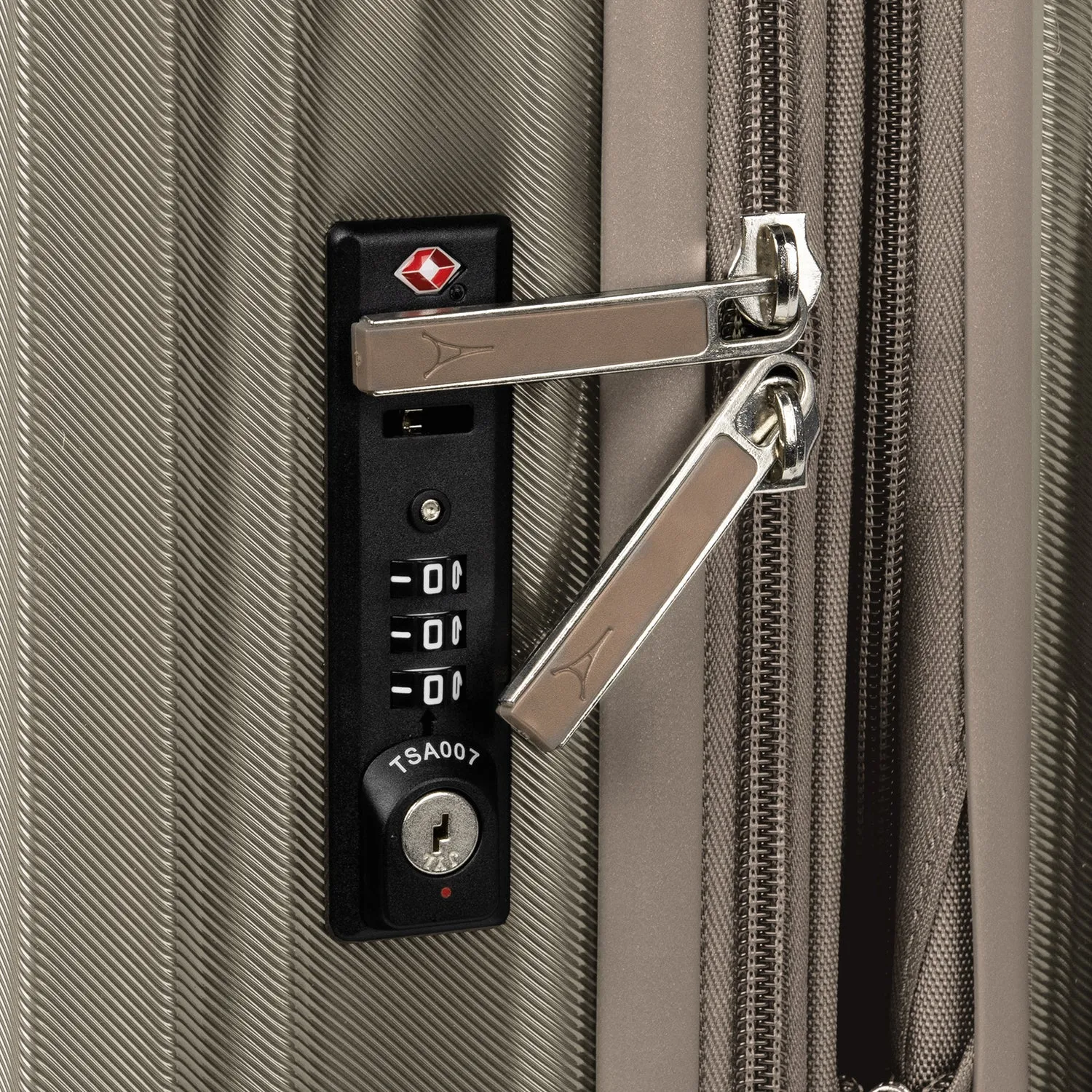 Maxlite® Air Large Check-in Expandable Hardside Spinner