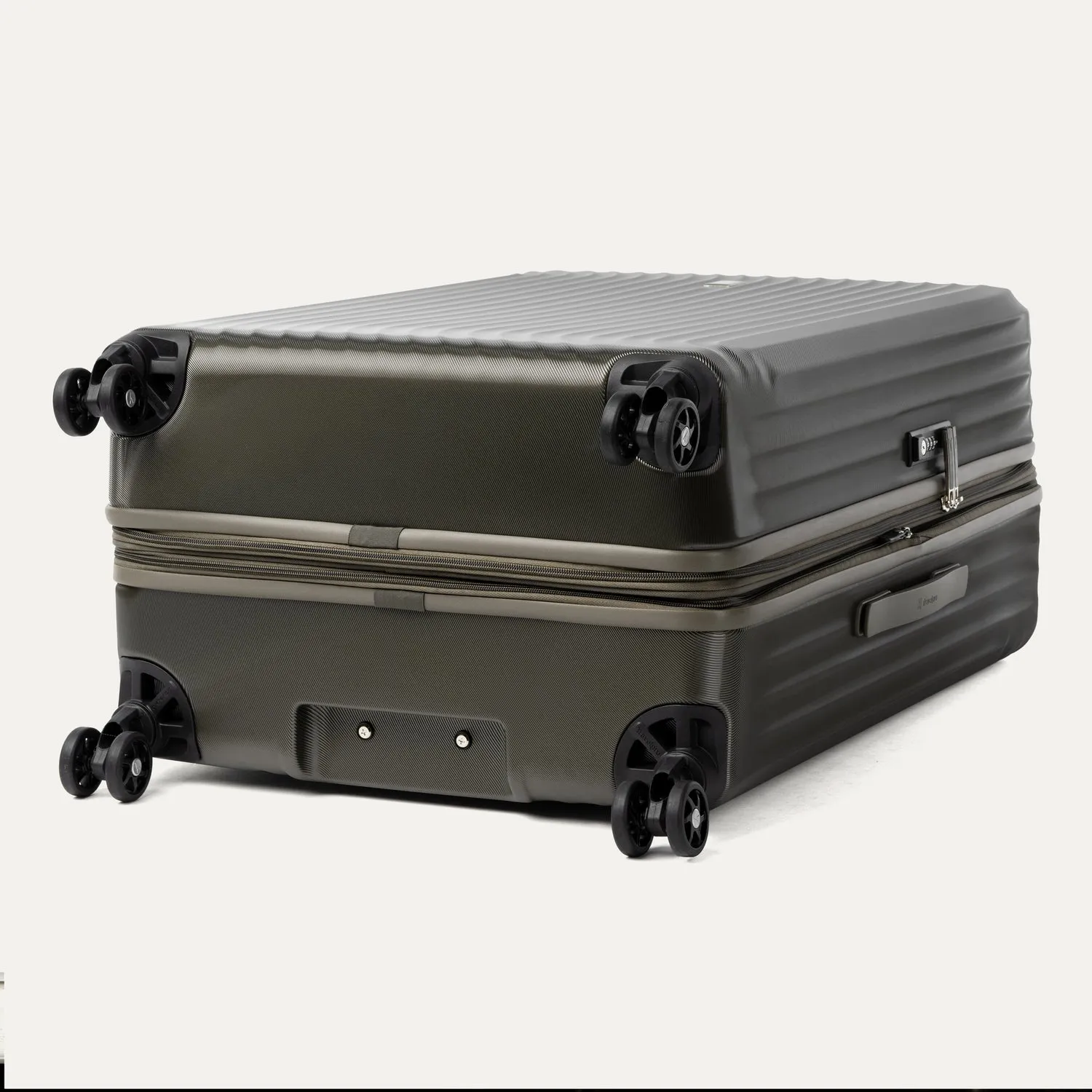 Maxlite® Air Large Check-In Hardside Spinner