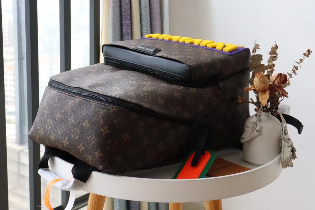 SO - LV DISCOVERY BACKPACK MONOGRAM M57965