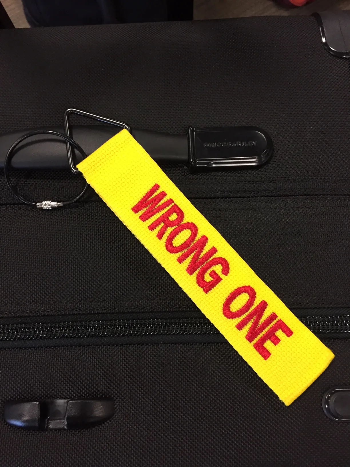 TudeTag - "WRONG ONE" Luggage Tag Identifier